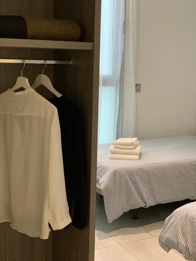 Apartaments El Cine Росас Экстерьер фото