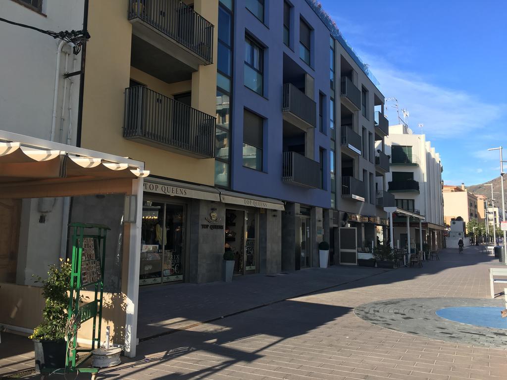 Apartaments El Cine Росас Экстерьер фото